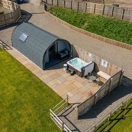 Thistle Pod Farm Stay With Hottub Sleeps 2 Galston  Ngoại thất bức ảnh
