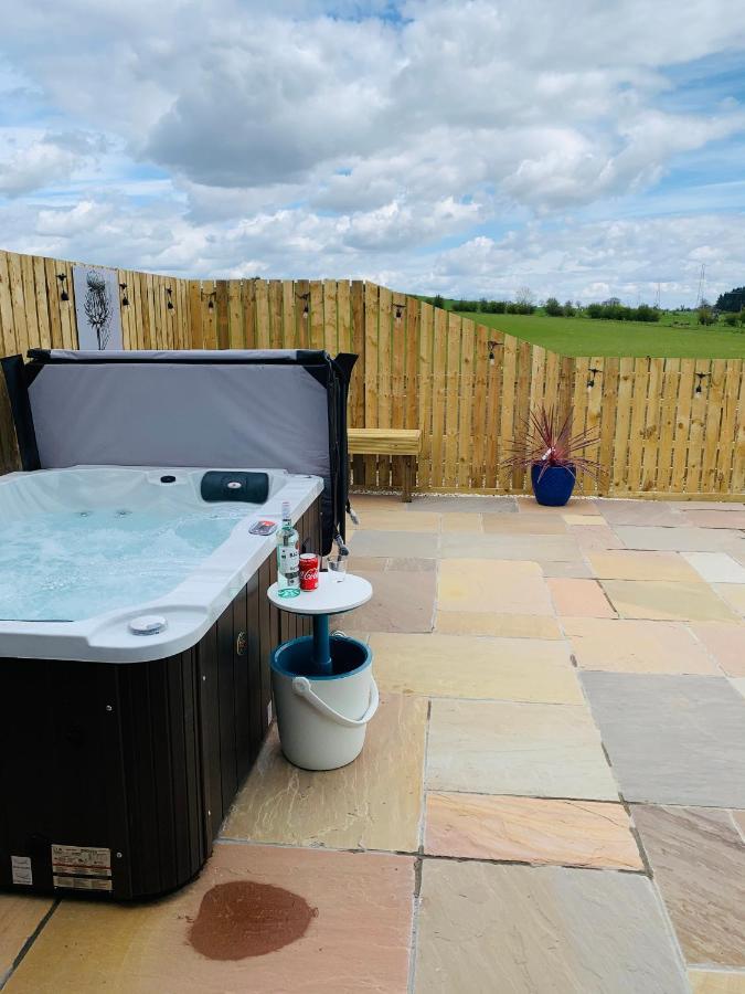Thistle Pod Farm Stay With Hottub Sleeps 2 Galston  Ngoại thất bức ảnh